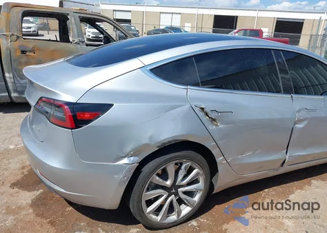 2018 Tesla Model 3 Long Range/Performance из США, поврежденный, VIN 5YJ3E1EB7JF100579